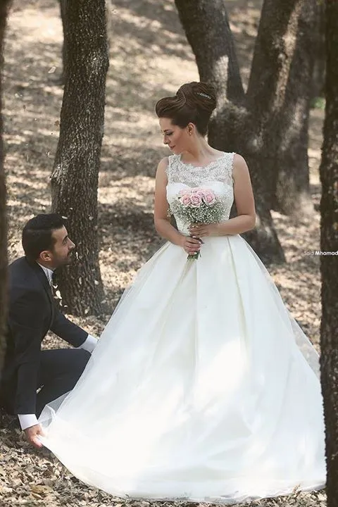A-Line Empire Crystal Lace Bridal Gown Latest Ruffles Plus Size  Wedding Dress