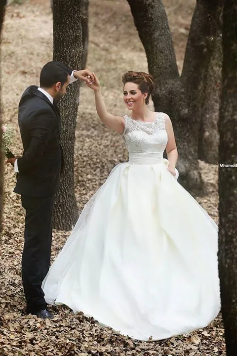 A-Line Empire Crystal Lace Bridal Gown Latest Ruffles Plus Size  Wedding Dress