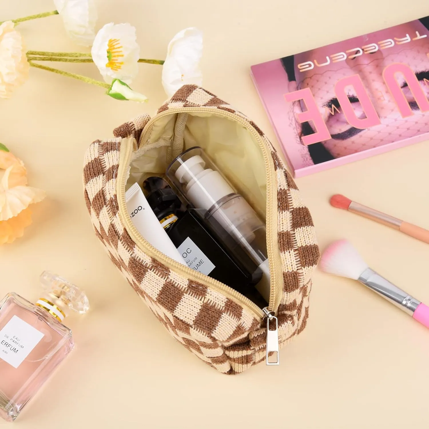Large Capacity Makeup Bag and Brush Storage Bag - Checkered Cosmetic Bag and Travel Toiletry Organizer