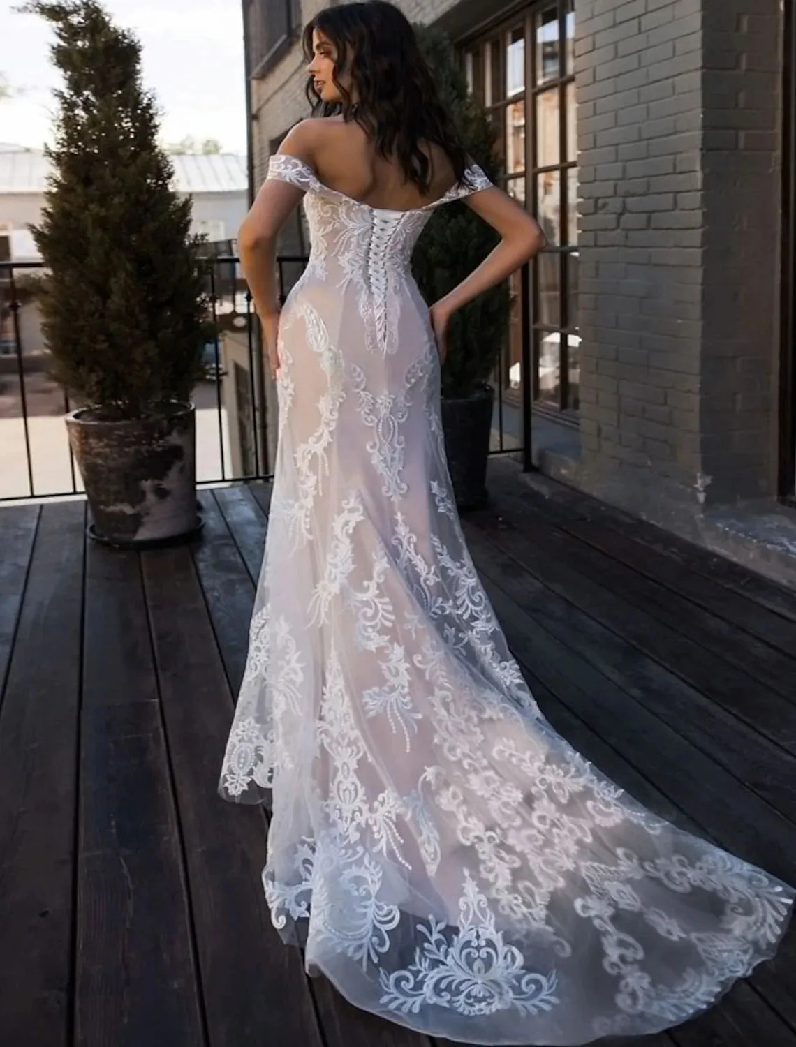 Luolandi Beach Boho Wedding Dresses Mermaid / Trumpet Off Shoulder Cap Sleeve Court Train Lace Bridal Gowns