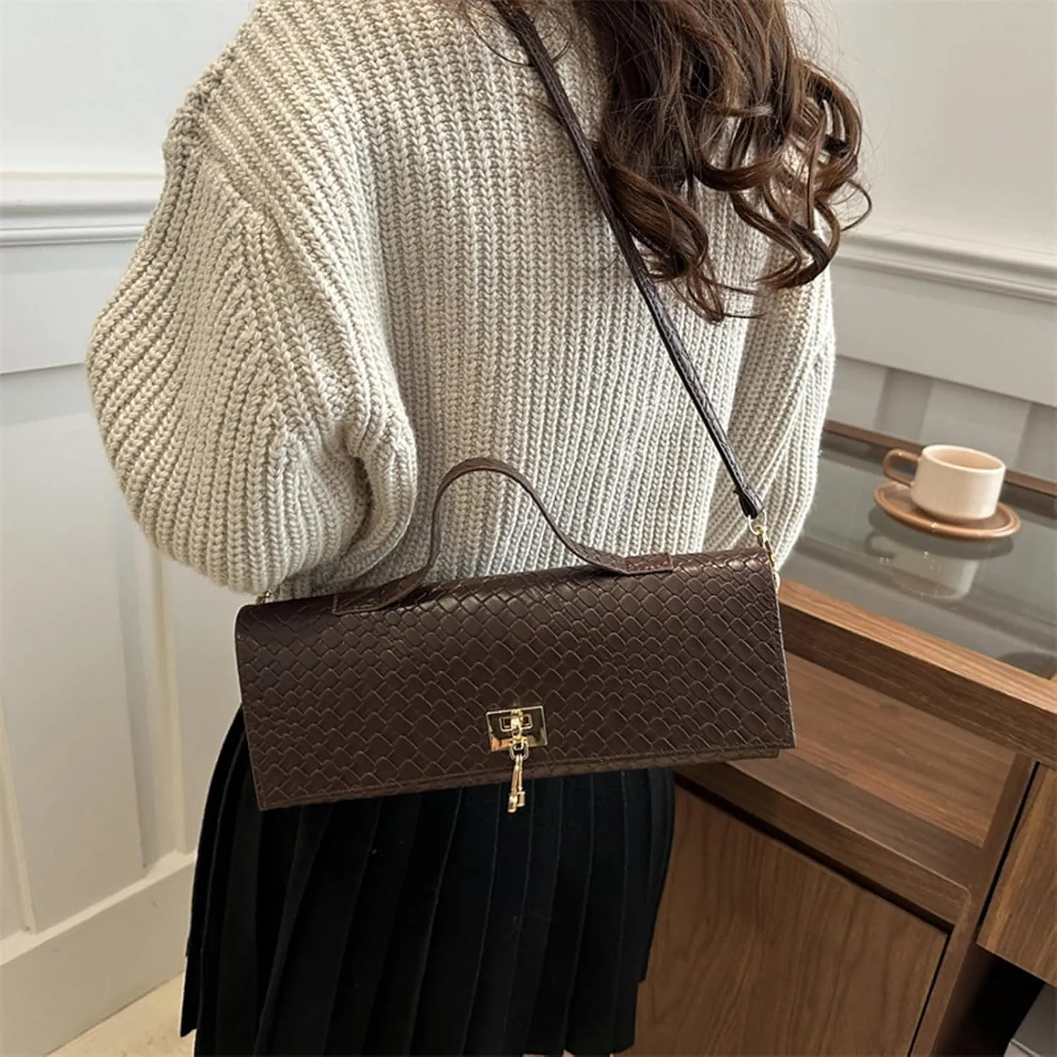 Retro Synthetic Leather Woven flip Ladies Clutch Elegant Evening Bag Burgundy Wallet Women Dress Party Wedding Article Article